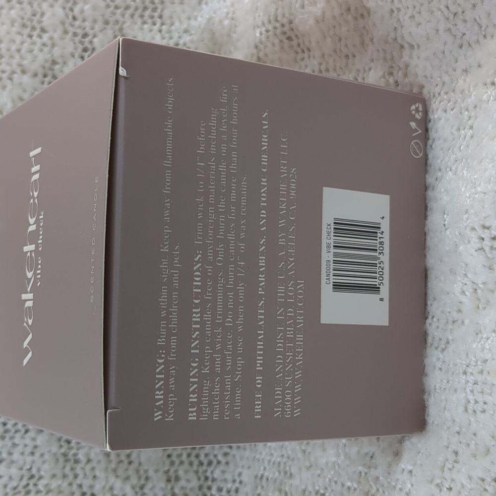Wakeheart Candle in Vibe Check, 8oz Hand poured Candle - Picture 6 of 14